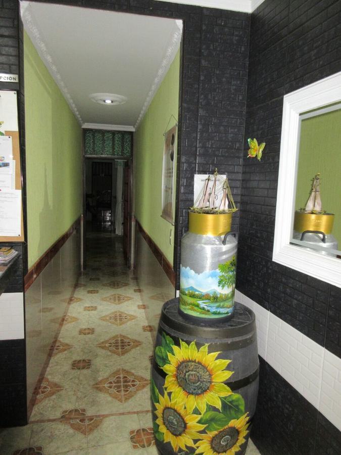 Hotel Don Juan Буга Экстерьер фото